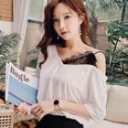 Mock Two-piece Elbow-sleeve Lace Paneled T-shirt