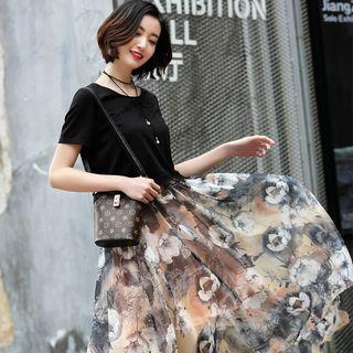 Set: Lace-hem Short-sleeve Top + Floral Slipdress