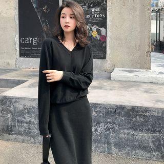 V-neck Sweater / Knitted A-line Skirt