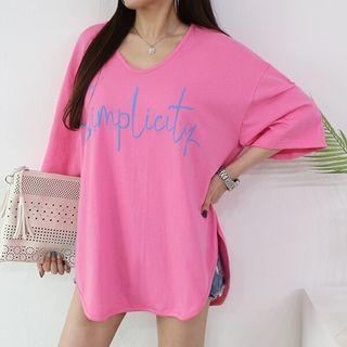 Letter V-neck Round-hem T-shirt