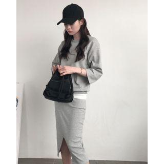 Set: 3/4-sleeve Layered T-shirt + Cutout-hem Midi Skirt