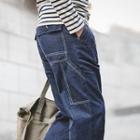 Contrast Stitched Straight-cut Jeans