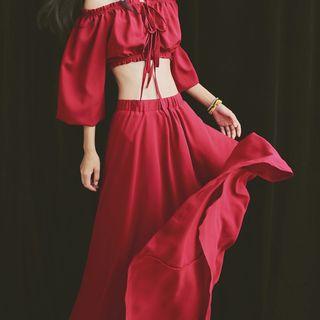 Set : Off-shoulder Cropped Top + Skirt
