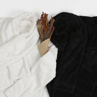 Set: Extra Long-sleeve Coral-fleece Top + Scarf