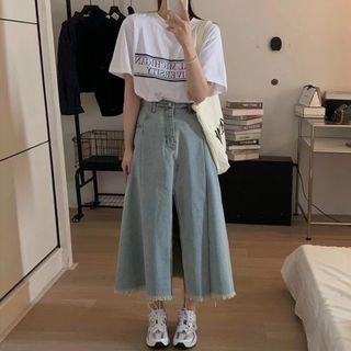 Short-sleeve Lettering T-shirt / High-waist Slit Denim Skirt