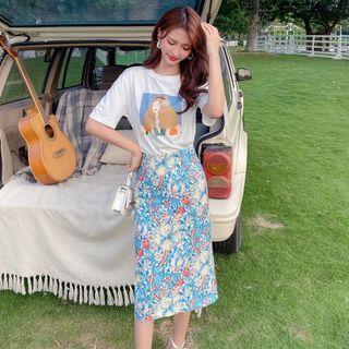 Set: Short-sleeve Print T-shirt + Floral Midi Skirt