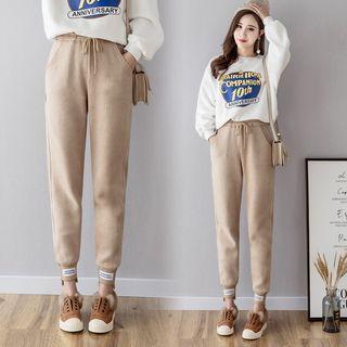 Cropped Lettering Applique Jogger Pants