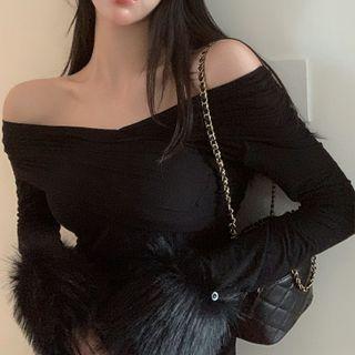 Long-sleeve Off-shoulder Fluffy Trim Top