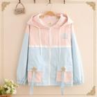 Star Applique Two-tone Hood Jacket