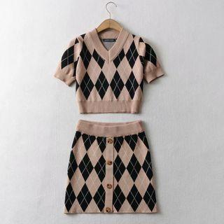 Set: Short-sleeve V-neck Argyle Crop Knit Top + Mini Pencil Skirt