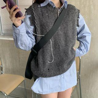 Plain Knit Vest / Striped Blouse