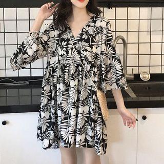 Pattern V-neck Dress