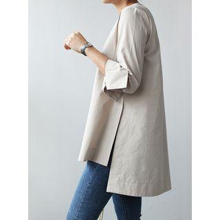 Wide-cuff Dip-back Top