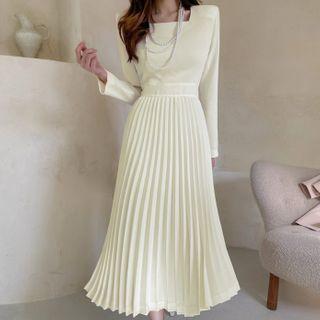 Grace Monotone Long Pleat Dress
