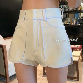 Short-sleeve Paneled T-shirt / Contrast Lining Shorts