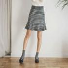 Ruffle-hem Houndstooth Mini Knit Skirt