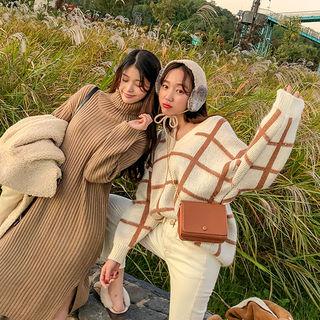 V-neck Oversized Check Sweater