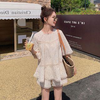 Set : Cutout Loose Fit Top + Flower Trim Shorts