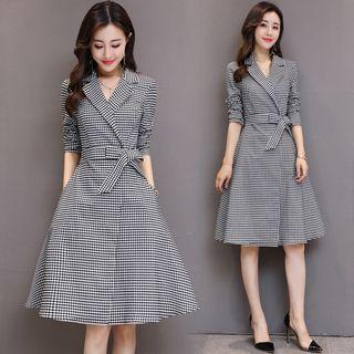 Notched-lapel Gingham Buttoned Coat