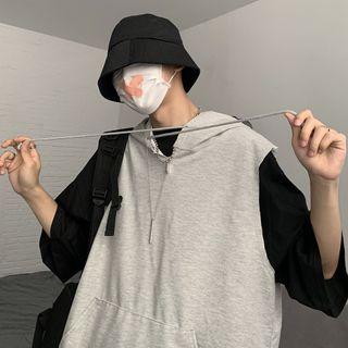 Elbow-sleeve T-shirt / Hooded Vest