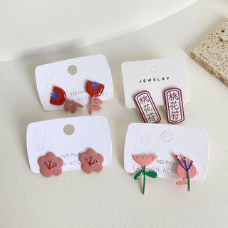 Flower / Chinese Characters Earring