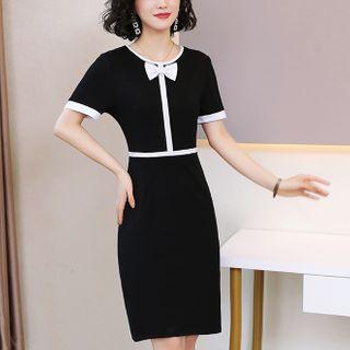 Short-sleeve Contrast Detail Dress