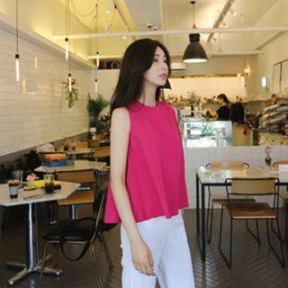 Sleeveless Slit-side Linen Top