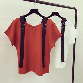 Buckle Detail V-neck Short-sleeve T-shirt