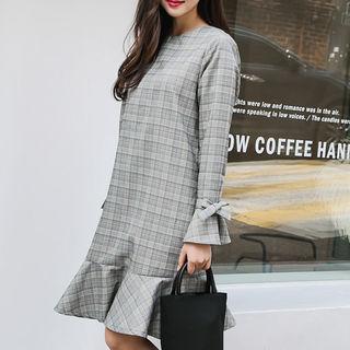 Tie-sleeve Ruffle-hem Plaid Dress