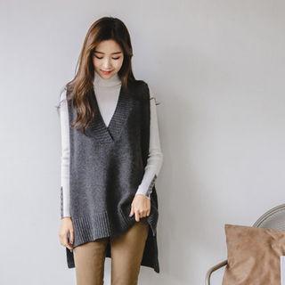 Dip-back Wool Blend V-neck Knit Vest