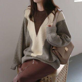 Color Block Sweater / Plain Camisole Top