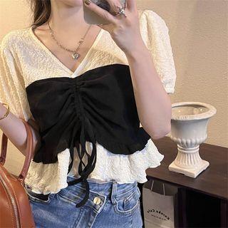 Short-sleeve Two Tone Blouse Off-white & Black - One Size