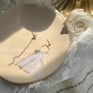 Non-matching Faux Pearl Lace Dangle Earring