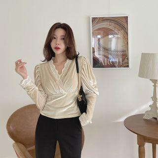 Mutton-sleeve Lace-trim Velvet Blouse