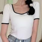 Contrast Trim Short-sleeve Round Neck T-shirt