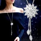 Faux Crystal Flower Pendant Necklace