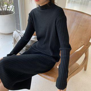Long-sleeve Mock-neck Midi Shift Knit Dress