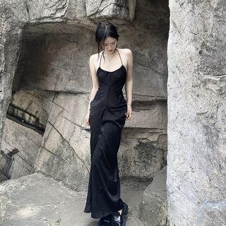 Halter Open-back Maxi Dress
