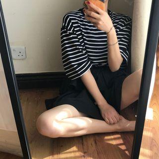 Striped Short-sleeve T-shirt / Layered A-line Skirt