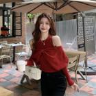 Cold-shoulder Bow Sweater Red - One Size