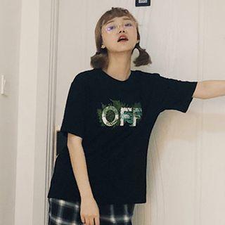 Short-sleeve Embroidered T-shirt / Plaid Cropped Pants