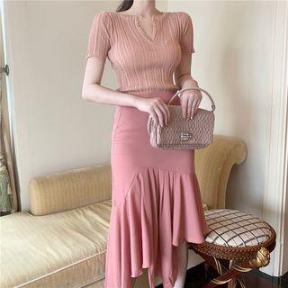 Short-sleeve Glitter Knit Top / Irregular Ruffled Midi Straight-fit Skirt