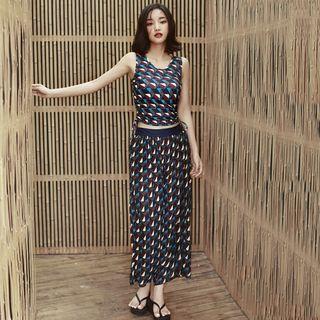 Set: Patterned Tankini + Wide Leg Pants