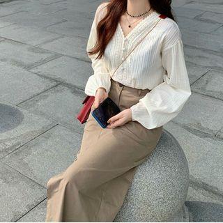 V-neck Lace Plain Blouse / A-line Slit Skirt