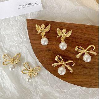 Angel / Bow Faux Pearl Earring