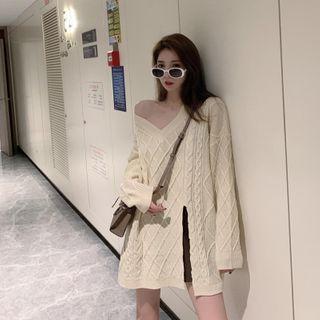 V-neck Long Sweater / Faux Leather Shorts