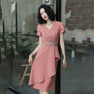 Short-sleeve Floral Embellished Sheath Dress