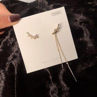 Non-matching Faux Pearl Deer Horn Earring 1 Pair - 925 Silver - One Size