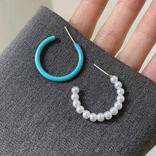 Faux Pearl Alloy Asymmetrical Open Hoop Earring 1 Pair - S925 Silver - Blue & White - One Size