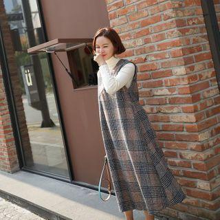 V-neck Sleeveless Checked Dress